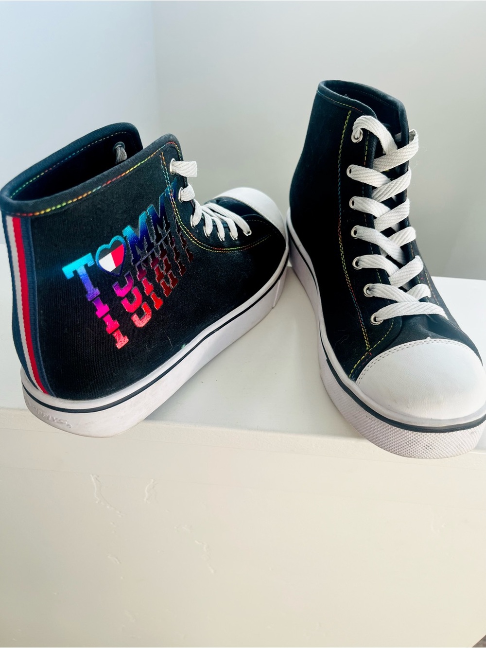 Heelys/Tommy Hilfiger Collab High-Top Sneakers – Holographic Logo
